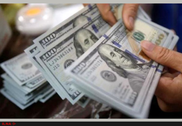 باند فروش دلار‌های سبز و سیاه در اصفهان متلاشی شد  فروش 100 دلاری به قیمت 400 هزار تومان