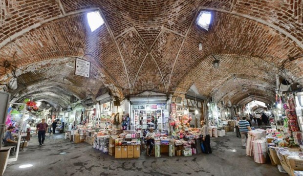 احیا و بازسازی 24 حیاط و سرای بازار تاریخی تبریز