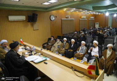 نشست مهمترین عوامل آسیب زا در نظام حوزه و روحانیت 