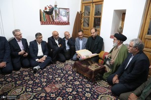 حضور وزیر کار در بیت تاریخی امام در خمین