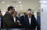 عارف از نمایشگاه محصولات دانش‌بنیان و فناورانه شرکت‌های عضو منطقه بین‌المللی نوآوری ایران بازدید کرد (5)