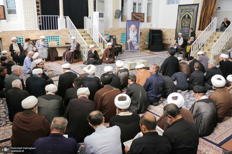 حضور آیت الله سید حسن خمینی در مراسم وداع با آیت الله العظمی شبری زنجانی (ره)