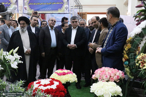 بازدید سفیر ازبکستان در ایران از بیت تاریخی امام در خمین