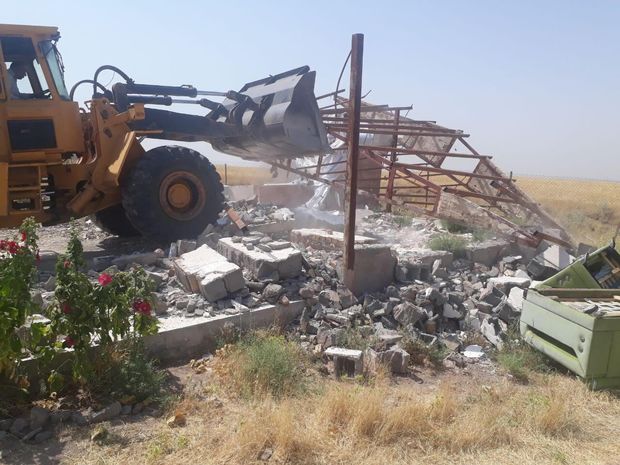 تخریب ۱۵ بنای غیرقانونی در حسن‌آباد همدان