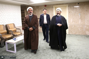 نشست بررسی زمینه‌های حضور فرهنگی و هنری موسسه تنظیم و نشر آثار امام خمینی (س) در عراق