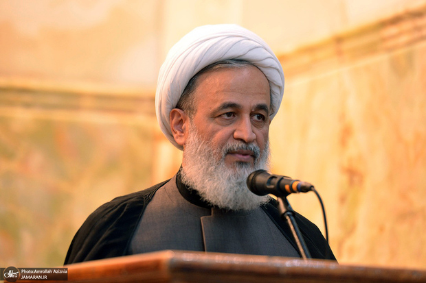 پناهیان: عده‌ای می‌خواهند جامعه ایران امروز ما را به عقب برگردانند/ مگر جوانان انقلابی ما مرده‌اند که برخی بخواهند بی‌بندوباری را به یک جریان مدیریت شده قوی تبدیل کنند؟ 