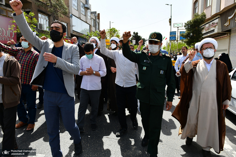 راهپیمایی مردم قم در اعتراض به هتک حرمت تمثال حضرت امام (س)