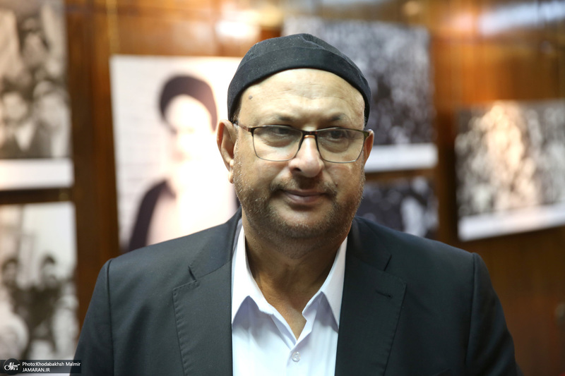 بازدید جمعی از مهمانان شرکت کننده رویداد بین المللی جایزه جهانی امام خمینی از جماران