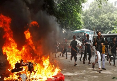 ادامه اعتراضات مرگبار در بنگلاش؛ کشته شدن300 نفر، قطع اینترنت و منع آمد و شد نامحدود