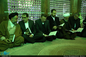 تجدید میثاق رئیس جمهور و اعضای هیئت دولت با آرمان های حضرت امام(س) 