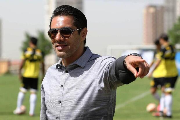 پیروانی: داوری‌ها به ضرر پرسپولیس شده است
