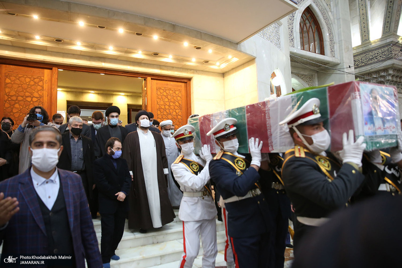 وداع با پیکر مطهر شهید محسن فخری زاده در حرم امام خمینی(س)