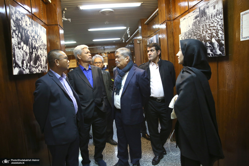 بازدید محمد بن سیو وزیر کشاورزی  و امنیت غذایی کشور مالزی از  بیت امام خمینی (س) در جماران