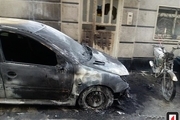 خودروی ۲۰۶ و موتورسیکلت در جنوب تهران آتش گرفت+ تصاویر