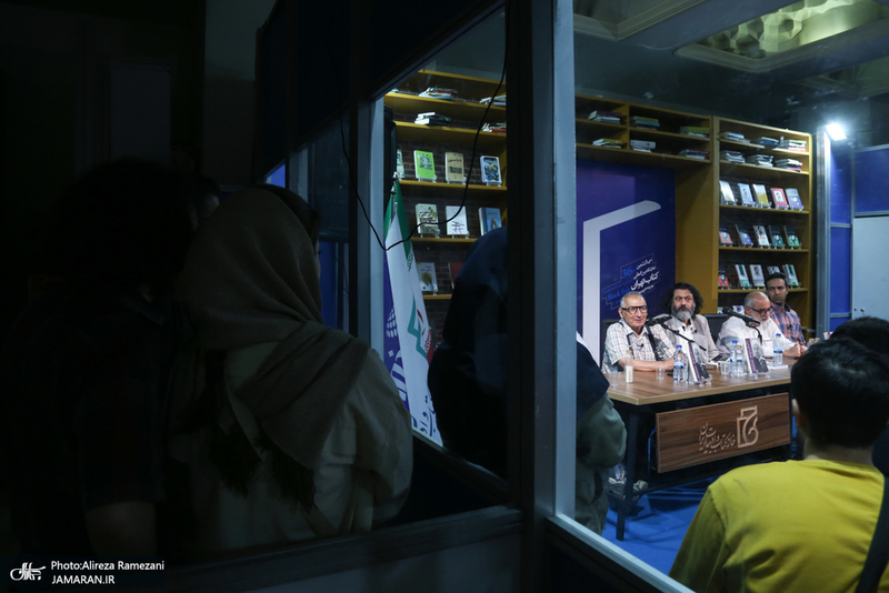 مراسم رونمایی کتاب در معیت پرزیدنت