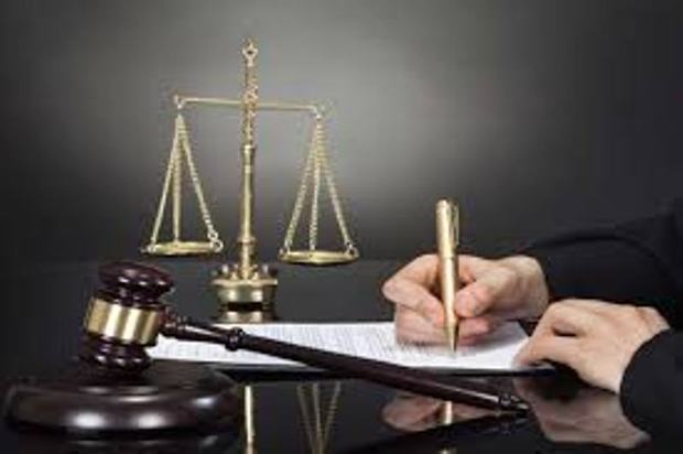 وکیل وابسته و تحت الامر نمی تواند دفاع کند