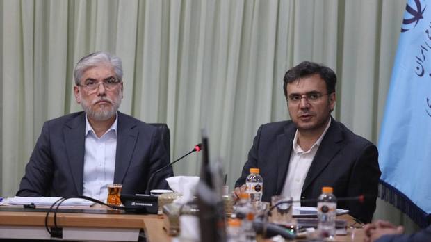 وزیر علوم در جلسه‌ای سه ساعته در جمع تشکل‌های دانشجویی: با این وضعیت بودجه و اعتبارات باید به استادان و دانشجویان افتخار کنیم/ راوی نقاط قوت دانشگاه باشیم/ دشمن بعد از جنگ اخیر برای اغتشاش و آشوب برنامه‌ریزی کرده بود که باید مراقبت کرد 