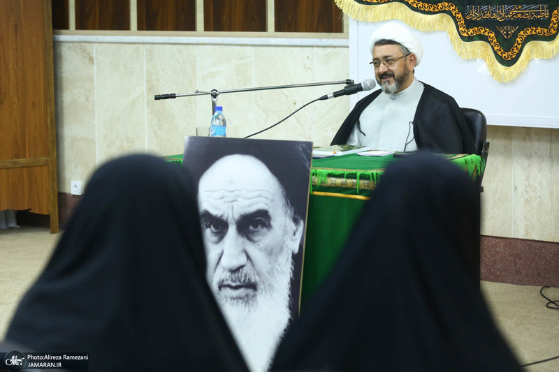 مراسم بزرگداشت روز زن در موسسه تنظیم و نشر آثار امام خمینی (ره)