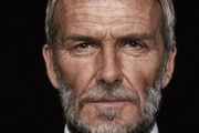 دیوید بکهام با چهره ای ۷۰ ساله در یک فیلم تبلیغاتی!+ عکس