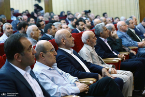 شب بزرگداشت «فرشاد مومنی»