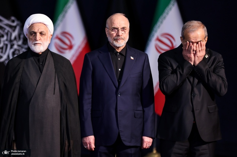 ادای احترام روسای قوا و رئیس مجمع تشخیص مصلحت نظام به رهبر شهید انقلاب