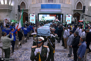 اجتماع بزرگ کارگران به مناسبت سالگرد شهادت حاج قاسم سلیمانی در حرم امام خمینی (س)