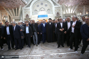 تجدید میثاق رئیس و جمعی از نمایندگان مجلس شورای اسلامی با آرمان‌های امام خمینی(س)-2