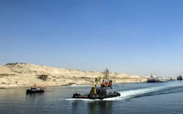 اختلال در تنگه هرمز آبراه مصر را دوباره شلوغ کرد