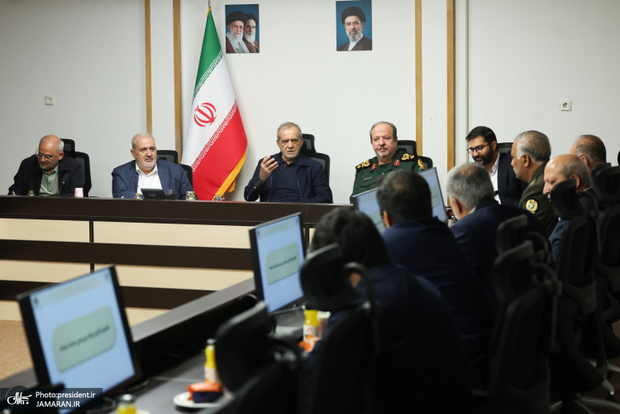 پزشکیان: بخش قابل توجهی از ظرفیت‌های کشور در اثر الگوهای نادرست مصرف هدر می‌رود/ مدیریت این منابع و اصلاح رفتارهای مصرفی می‌تواند آثار اقتصادی قابل توجهی برای کشور به همراه داشته باشد