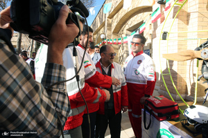 بازدید رئیس جمعیت هلال‌احمر  از بیت تاریخی حضرت امام در خمین