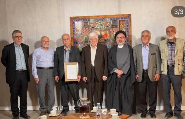 روایت محمدعلی ابطحی از جلسه مدیران صداوسیما در سال‌های جنگ + عکس