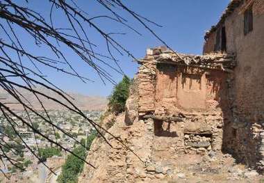 خانه های فرسوده روی گسل ؛خطر بیش از حد نزدیک است  - محمود افشاری**