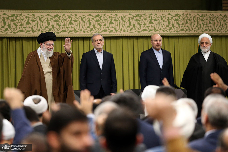 دیدار مسئولان نظام و سفرای کشورهای اسلامی با رهبر معظم انقلاب