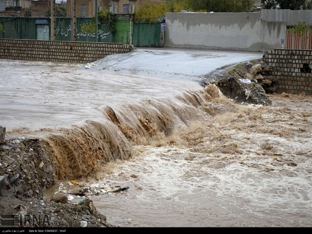 مسافران ازاستقرار در مناطق ساحلی رودخانه و کوهستانی بپرهیزند