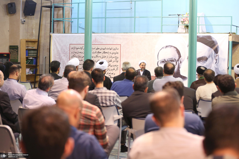 مراسم روز بزرگداشت معلم در حسینیه جماران