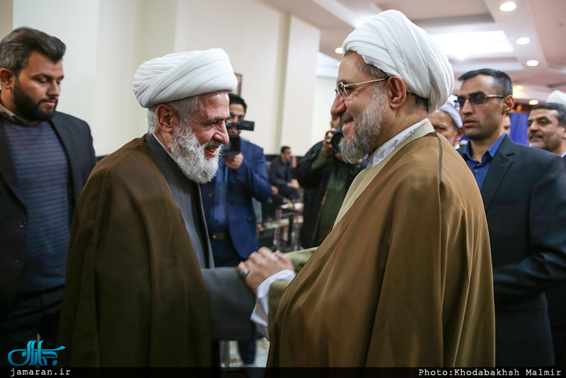 ادای احترام میهمانان شرکت کننده در کنفرانس وحدت اسلامی به مقام شامخ حضرت امام خمینی(س)