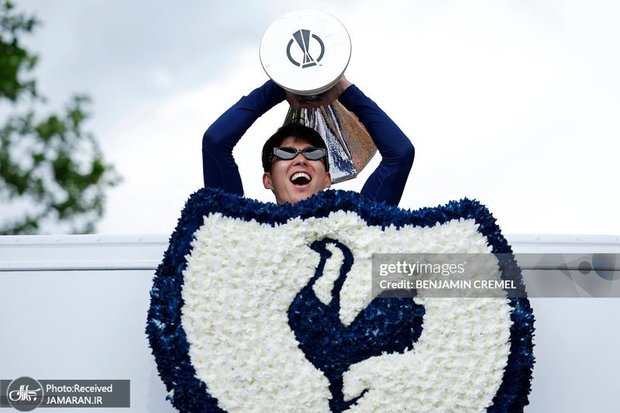 گزارش تصویری جشن خیابانی تاتنهامی ها در خیابان های لندن