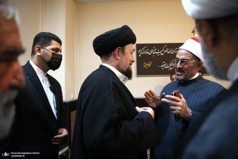 حاشیه های ادای احترام مهمانان خارجی چهلمین کنفرانس وحدت اسلامی به مقام شامخ حضرت امام خمینی (س)