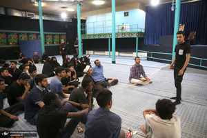 بازدید جمعی از دانشجویان انگلیسی و جمعی از دانش آموزان بندر دیر از جماران