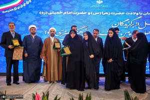 مراسم تجلیل از دانش آموزان برگزیده فرهنگی، هنری و قرآن، عترت و نماز منطقه 19
