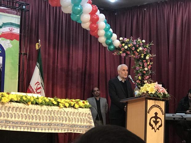 جوانان آگاهانه به تحلیل مسائل سیاسی کشور بپردازند