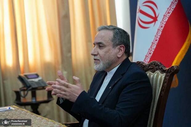 عراقچی: پیش‌نویس توافق هسته‌ای احتمالی با واشنگتن را ظرف ۲-۳ روز آینده آماده می‌کنیم/ آمریکا درخواستی برای غنی‌سازی صفر نداشته است/ سیاست‌های دولت آمریکا علیه ایران را خصمانه می‌دانیم؛ زمانی که خصومت‌ها متوقف شود، شاید بتوانیم به روابط متفاوت بیندیشیم