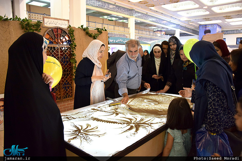 غرفه موسسه تنظیم و نشر آثار امام خمینی(س) در نمایشگاه بین المللی قرآن کریم