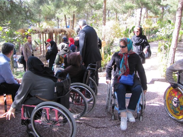 معلولان در پایتخت به عیددیدنی می روند