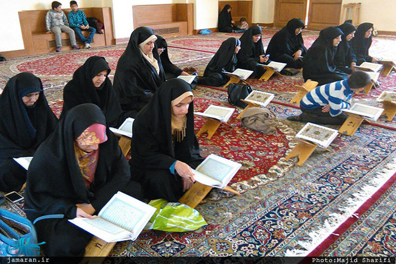 محفل انس با قرآن در بیت تاریخی حضرت امام در خمین