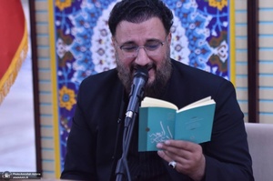 مراسم دعای پرفیض کمیل در حرم امام خمینی (س)