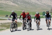 دوچرخه‌سواران کرمانشاه به جای پیست در جاده‌های خطرآفرین تمرین می‌کنند