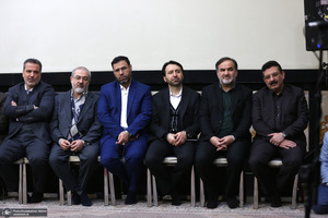دیدار با رئیس و جمعی از کارکنان بنیاد مستضعفان با سیدحسن خمینی