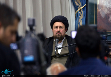 سید حسن خمینی: امام پرچم سر خم نکردن در مقابل زیاده خواهی و ذلت است/ عقب نشینی و ذلت پذیری از مکتب امام دور است/ حرکت اولیه انقلاب در جهت فقرزدایی و محرومیت زدایی است/ باید مراقب باشیم مراسم سالگرد امام هیچ تجملی در خود نداشته باشد