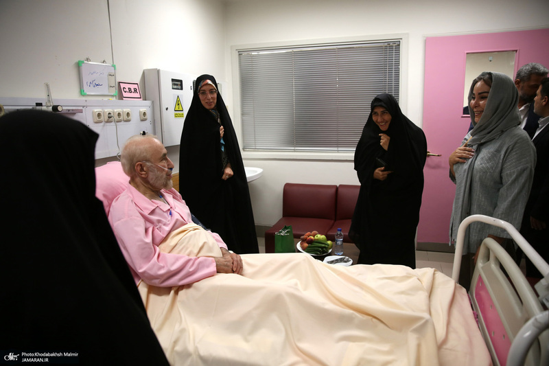 عیادت جمعی از شخصیت های سیاسی و فرهنگی از سید محمد خاتمی - 2